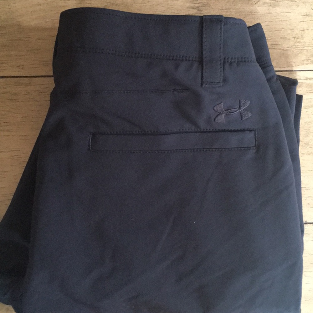Men’s under Armour like new black golf pants